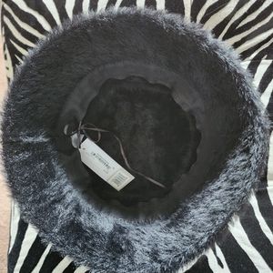 BP faux fur bucket hat